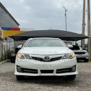 Toyota Camry SE 4dr Sedan (2.5L 4cyl 6A) 2013 White