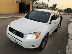 Toyota RAV4 I4 4x2 2008 White