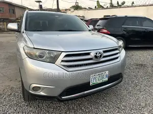 Toyota Highlander 2011 Silver