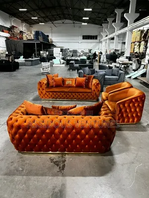 Neatly Crafted Luxurious Complete Set Sofa Chair