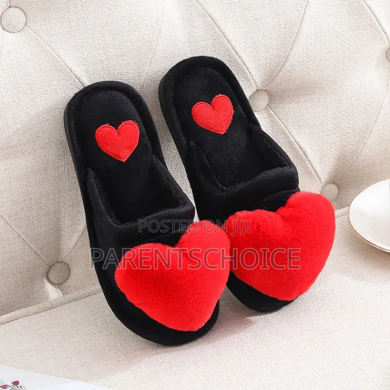 Women Plush Heart Slippers for Indoor Bedroom