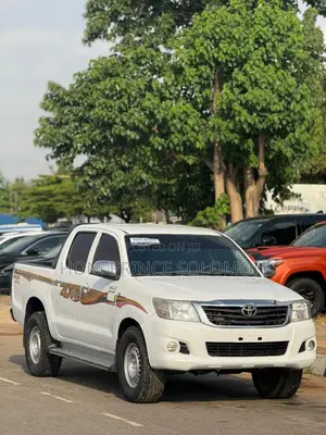 Toyota Hilux 2.7 VVT-i 4X4 SRX 2010 White
