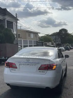 Lexus ES 2012 White