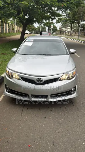 Toyota Camry SE 4dr Sedan (2.5L 4cyl 6A) 2013 Silver