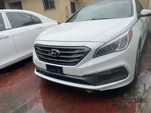 Hyundai Sonata Limited Sedan FWD (2.4L 4cyl 6A) 2017 White