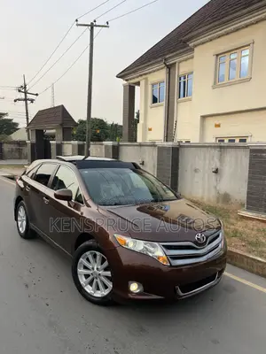Toyota Venza XLE 2012 Brown