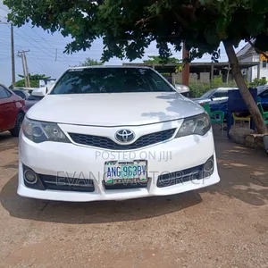 Toyota Camry LE 4dr Sedan (2.5L 4cyl 6A) 2014 White