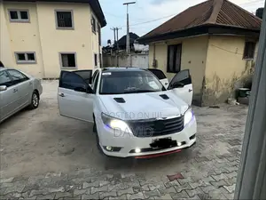 Toyota Avalon Limited Sedan FWD (3.5L 6cyl 6A) 2012 White