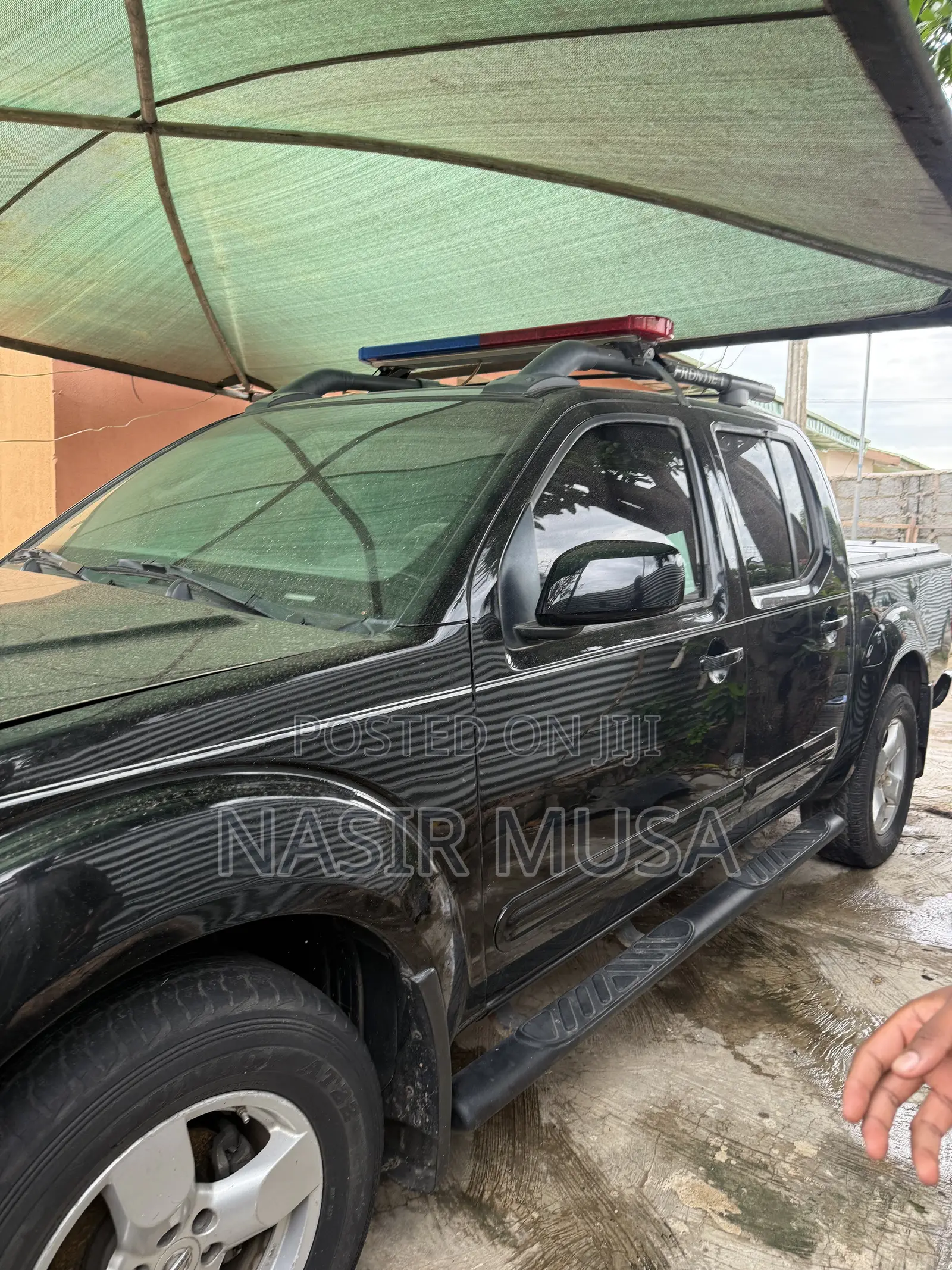 Nissan Frontier 2007 Black
