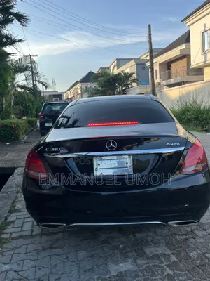 Mercedes-Benz C300 2016 Black