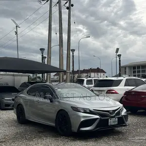 Toyota Camry 2021 Silver