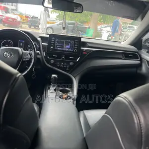 Toyota Camry 2021 Silver
