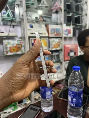 Apple iPhone 12 64 GB White