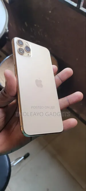 Apple iPhone 11 Pro Max 64 GB Gold
