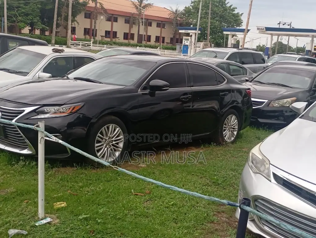 Lexus ES 2016 Black