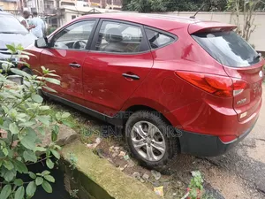 Hyundai Tucson GLS AWD 2011 Red