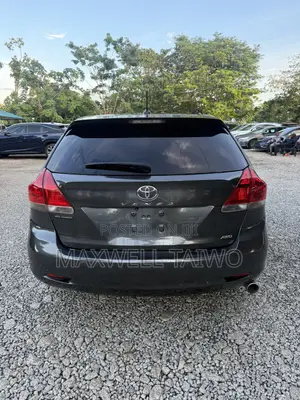 Toyota Venza LE 2010 Gray