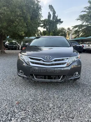 Toyota Venza LE 2010 Gray
