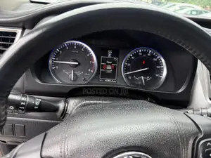 Toyota Highlander XLE V6 4x2 (3.5L 6cyl 6A) 2016