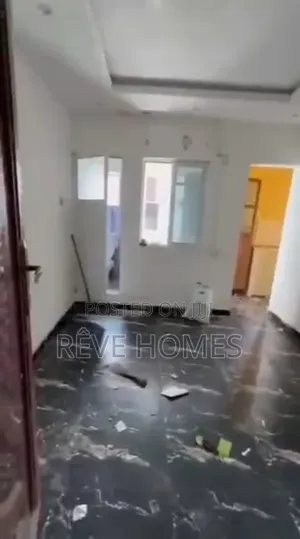 Mini Flat in Akoka for rent
