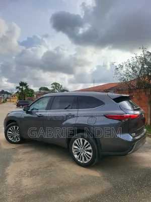 Toyota Highlander Platinum AWD 2024 Gray
