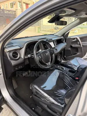Toyota RAV4 XLE FWD (2.5L 4cyl 6A) 2017 Black