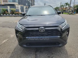 Toyota RAV4 XLE AWD 2020 Black