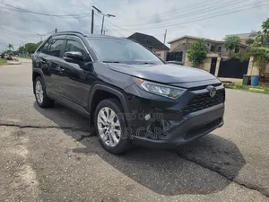 Toyota RAV4 XLE AWD 2020 Black