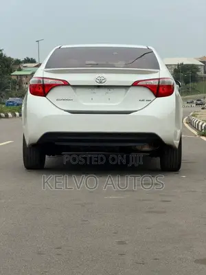 Toyota Corolla 2015 White