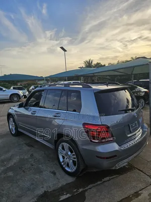 Mercedes-Benz GLK-Class Base GLK 350 4dr AWD 4MATIC (3.5L 6cyl 7A) 2015
