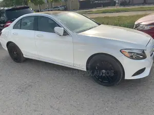 Mercedes-Benz C300 Sport 4Matic Sedan AWD (2.0L 4cyll 7A) 2016 White