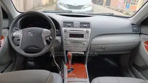 Toyota Camry XLE 4dr Sedan (2.5L 4cyl 6A) 2011 Silver