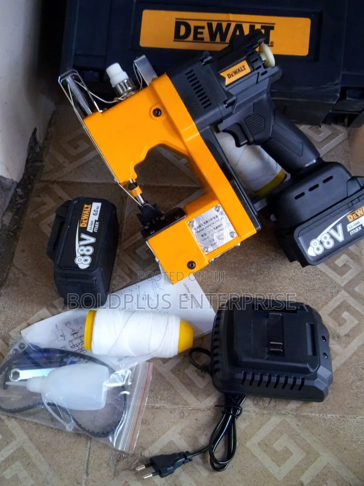 Dewalt 88 Volt Bag Closer Machine