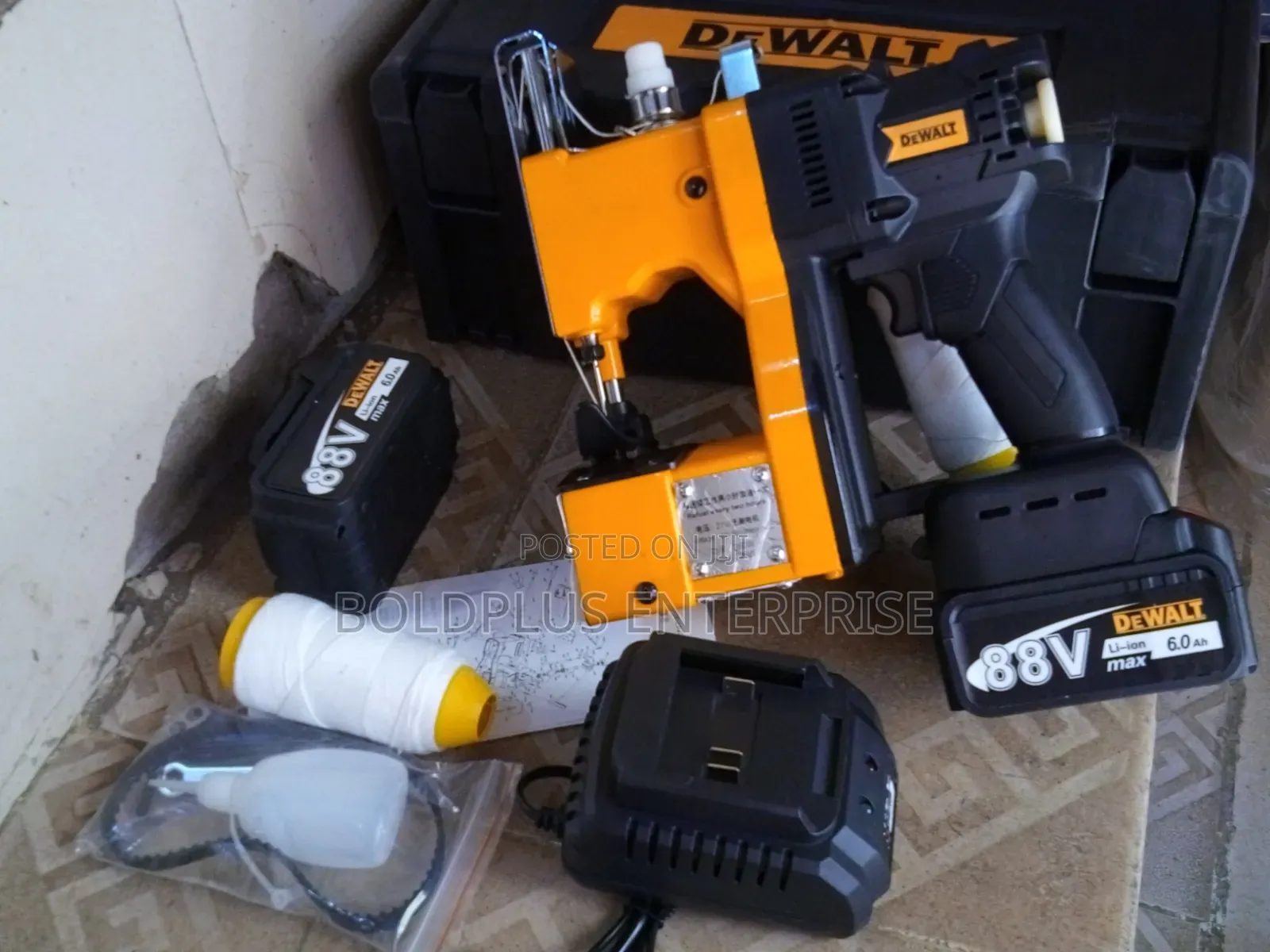 Dewalt 88 Volt Bag Closer Machine