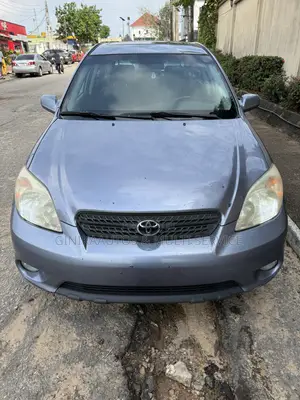 Toyota Matrix XR Hatchback FWD (1.8L 4cyl 4A) 2005 Blue