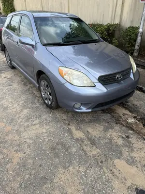 Toyota Matrix XR Hatchback FWD (1.8L 4cyl 4A) 2005 Blue