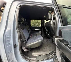 Ford F-150 Lightning XLT SuperCrew 4WD SB 2023 Blue