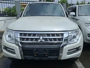 Mitsubishi Pajero V90 3.0 V6 GLS/GLX 2018 White