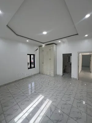 2bdrm Block of Flats in Ilasn, Ikate for rent