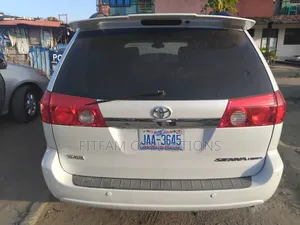 Toyota Sienna XLE Limited AWD 2006 Off white