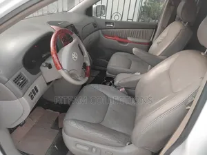 Toyota Sienna XLE Limited AWD 2006 Off white