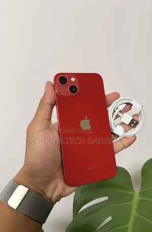 Apple iPhone 13 128 GB Red