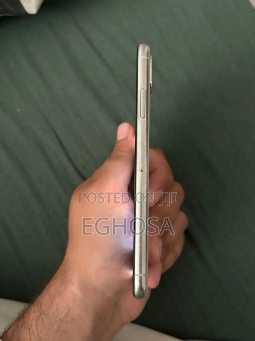Apple iPhone X 64 GB White
