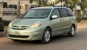 Toyota Sienna 2008 Green
