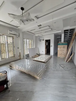 2bdrm Townhouse/Terrace in Lekki Phase 1 for Sale