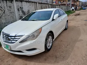 Hyundai Sonata GLS Sedan FWD (2.4L 4cyl 6A) 2011 White