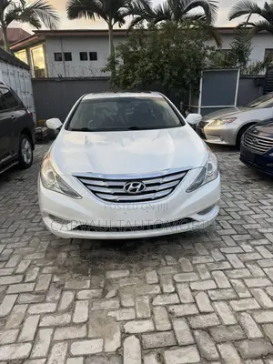 Hyundai Sonata Limited Sedan FWD (2.4L 4cyl 6A) 2012 White
