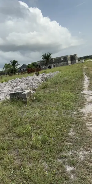 Distress Sale!! 1 Plot of Land in Ibeju Lekki