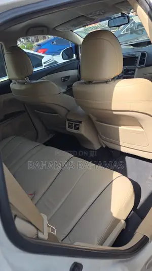 Toyota Venza 2010 White