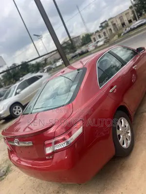 Toyota Camry XLE 4dr Sedan (2.5L 4cyl 6A) 2011 Red